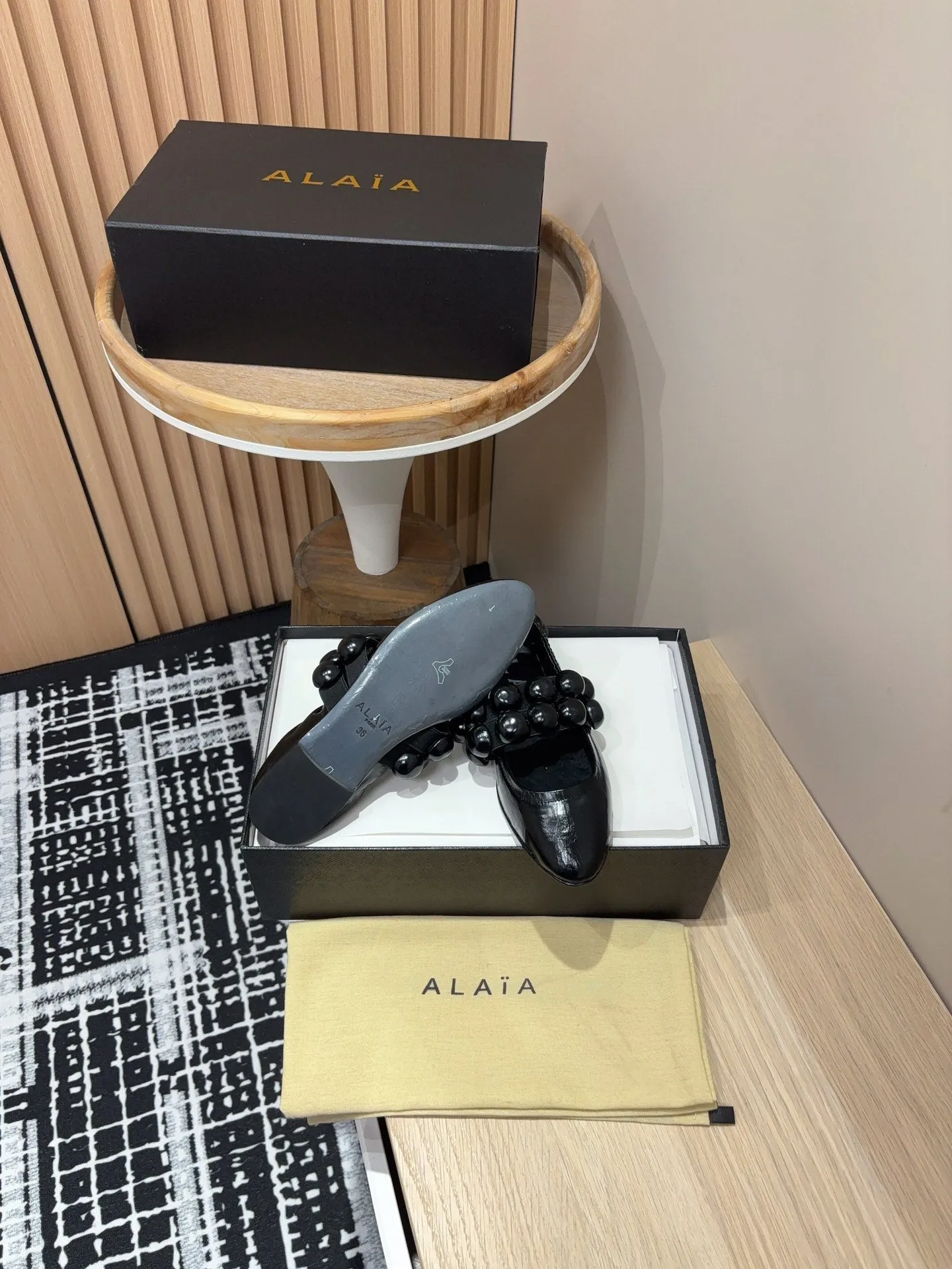 Alaila Sphere Ballet Flats In Black Glossy Calfskin 964200