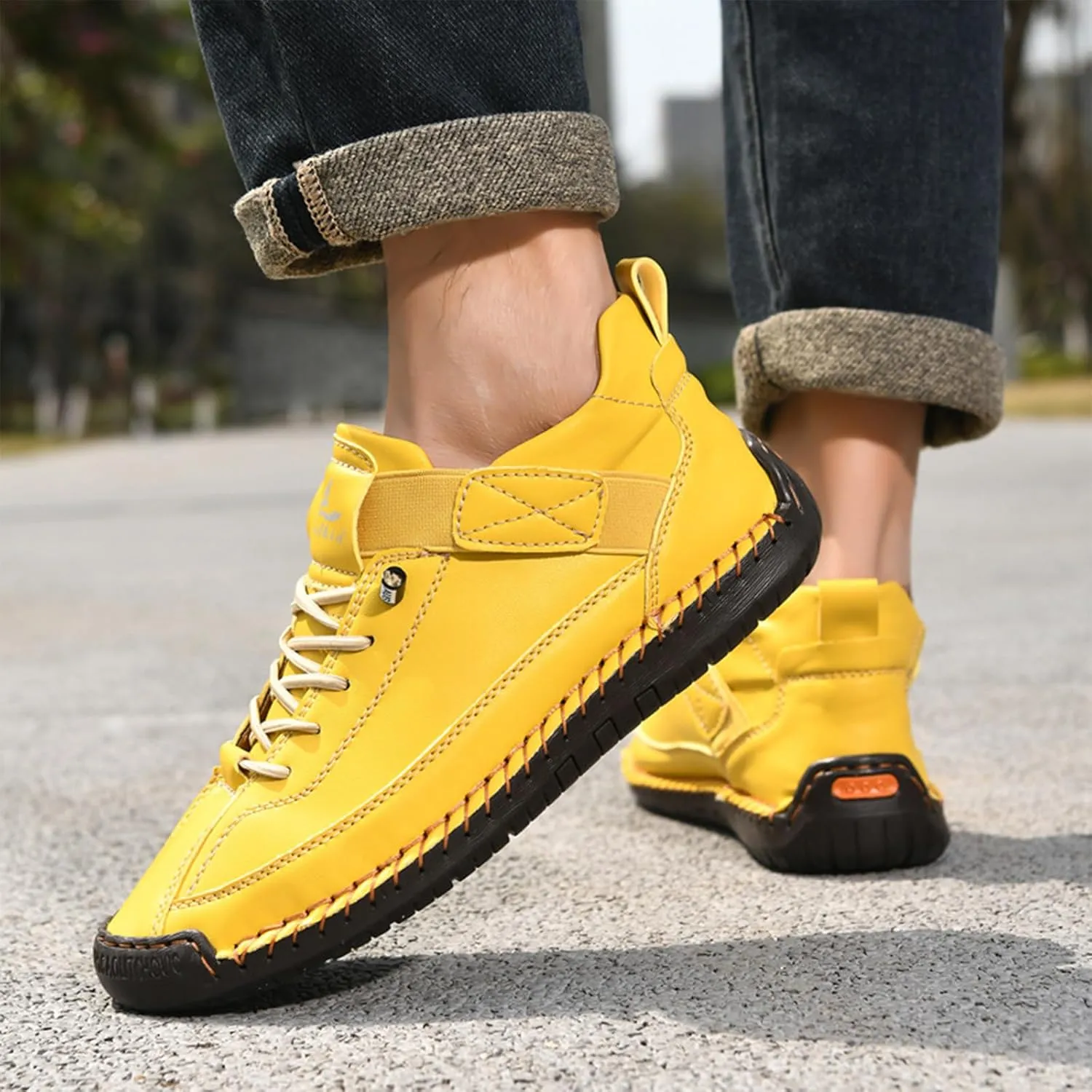 Men's Leather Hand-Sewn Flat Leather Shoes Ankle Chukka Boots One-Step Lightweight Soft-Soled Non-Slip Casual Mid-Top Loafers Hiking Camping Driving Shoes