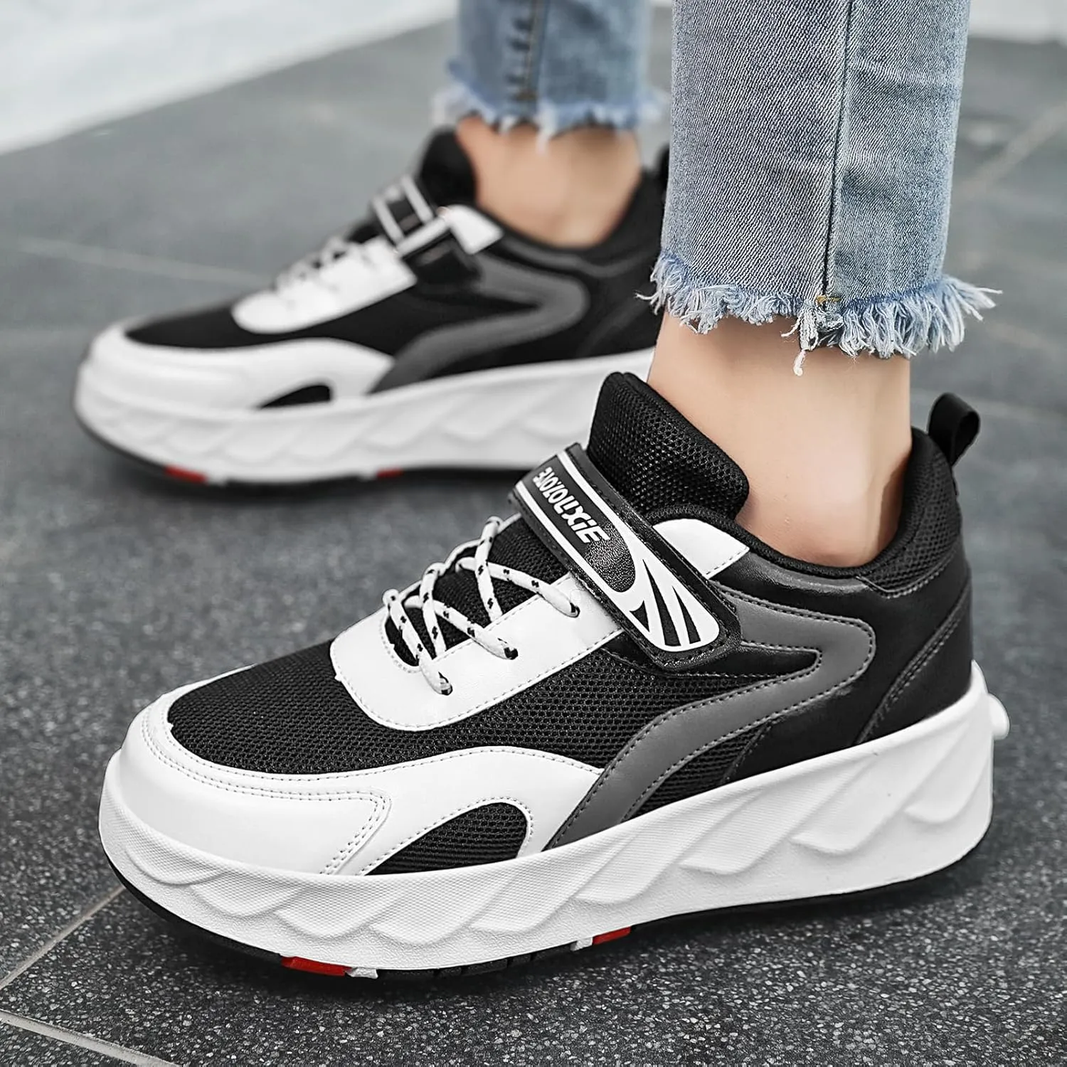 Outdoor Roller Skate Shoes for Kids, Parkour Roller Shoes with 4-Wheel & 2-Wheel Modes, Transformable Sneaker Skates for Boys, Versatile Roller Skating Footwear