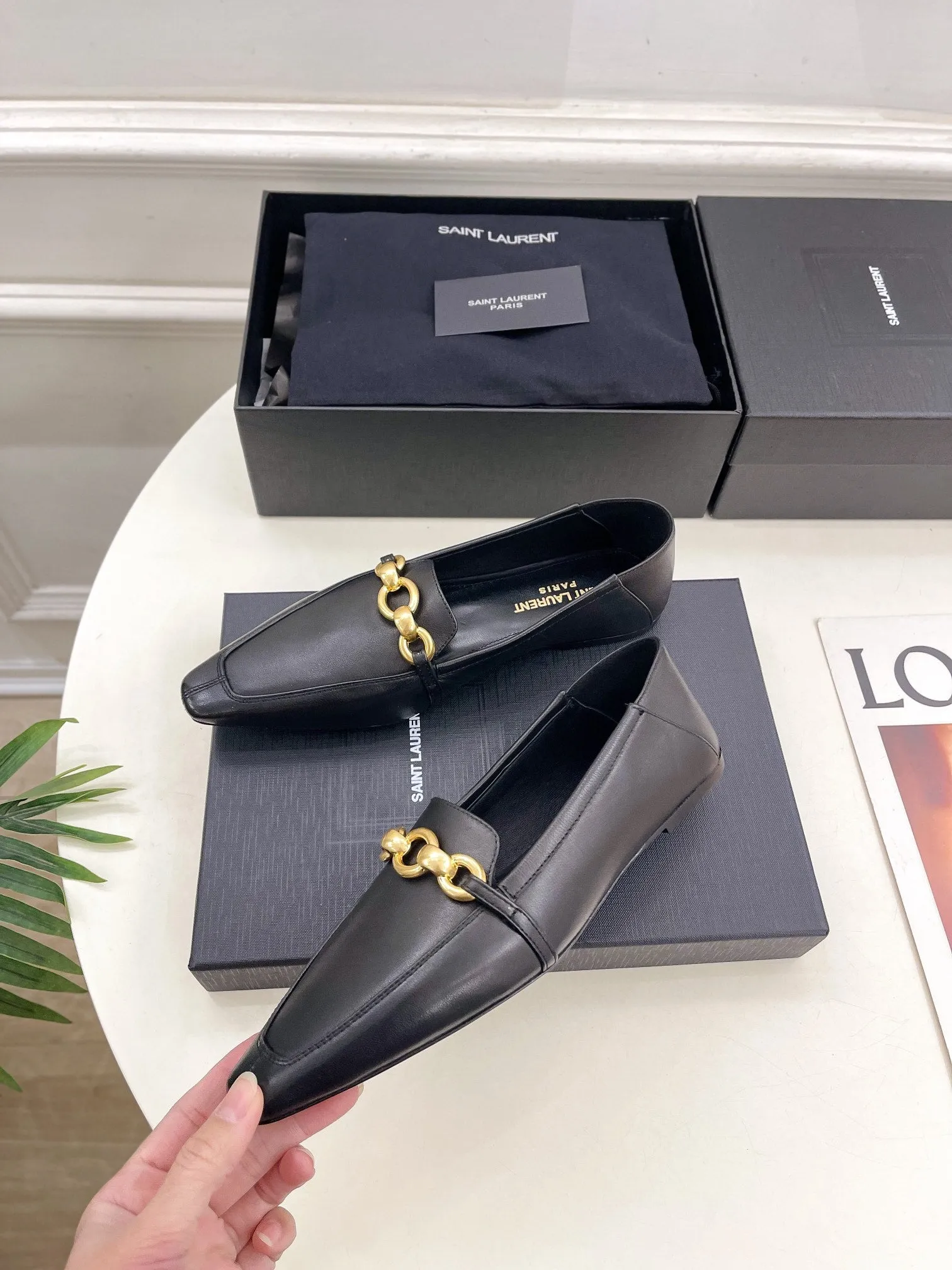 SMOOTH Wireless LOAFERS Laurent IN BLACK Saint Sleek FLAT WITH CHAIN GOLD CALFSKIN