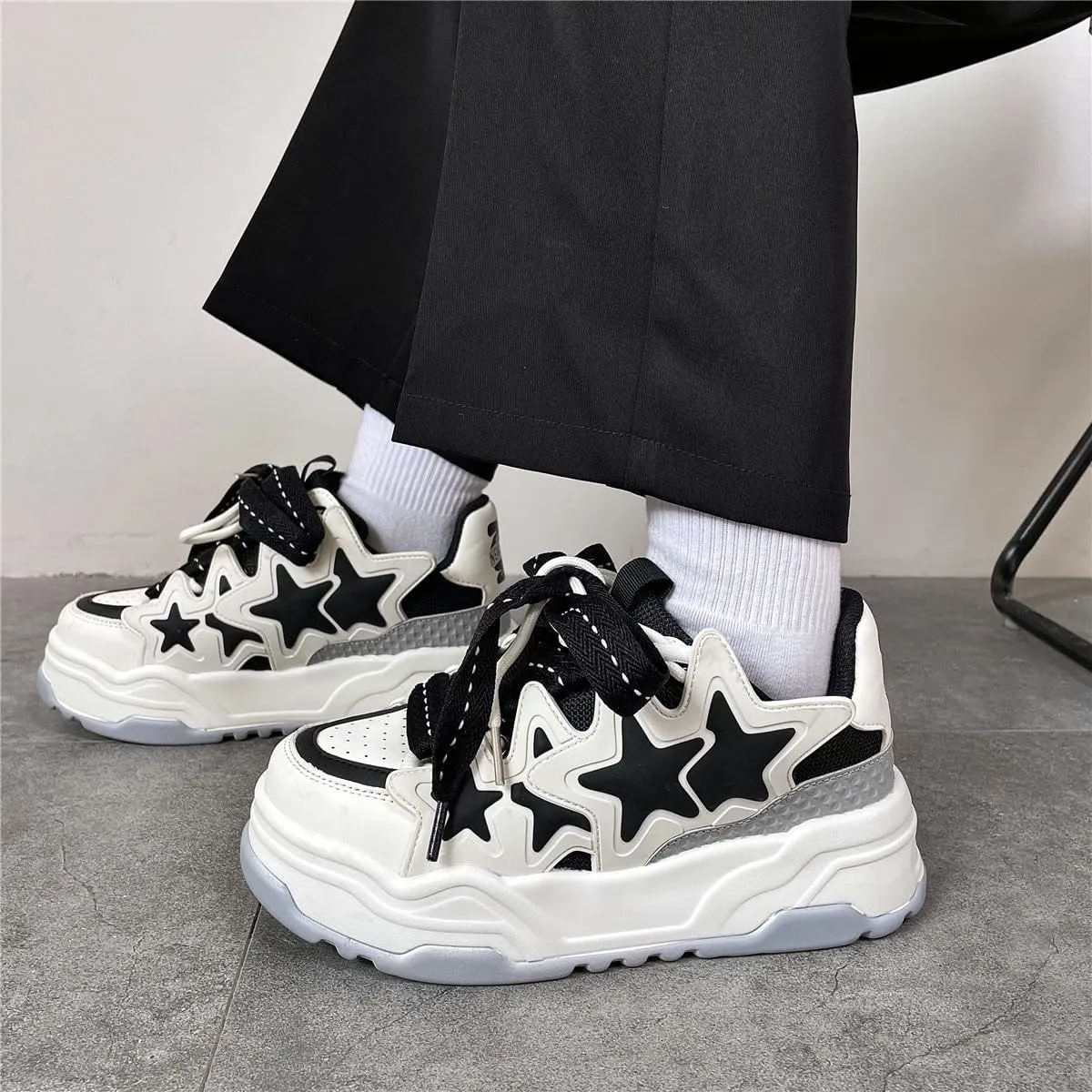 Star Shoes Walking Cute Sneakers for Women Thick Sole Y2K Shoes Walking Shoes Flat Platform Chunky Kawaii Style