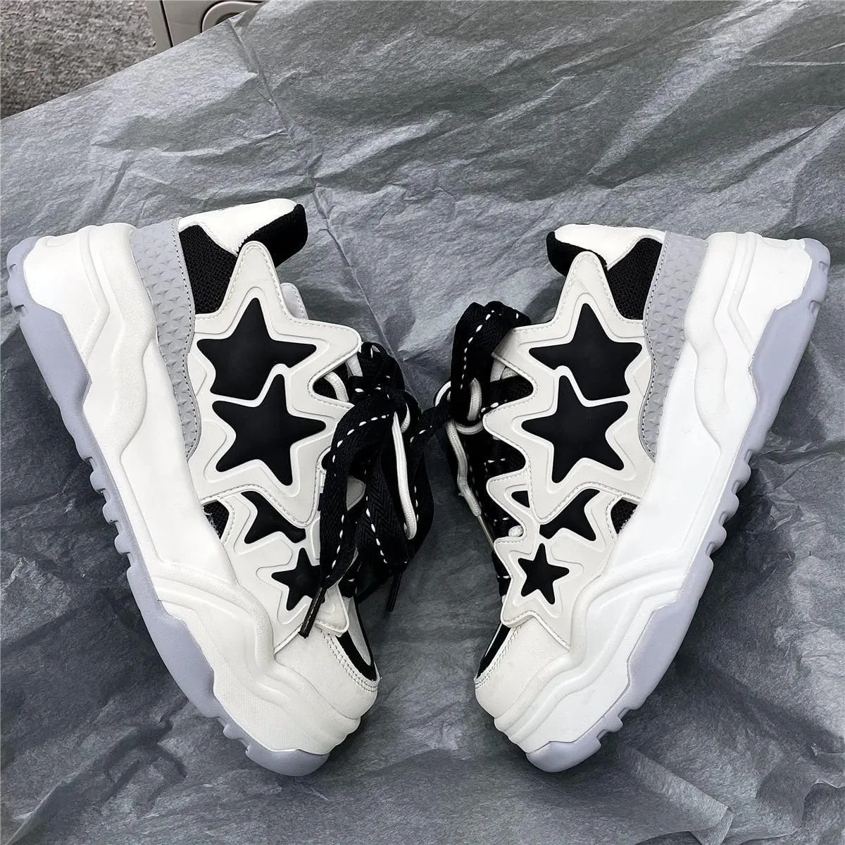 Star Shoes Walking Cute Sneakers for Women Thick Sole Y2K Shoes Walking Shoes Flat Platform Chunky Kawaii Style