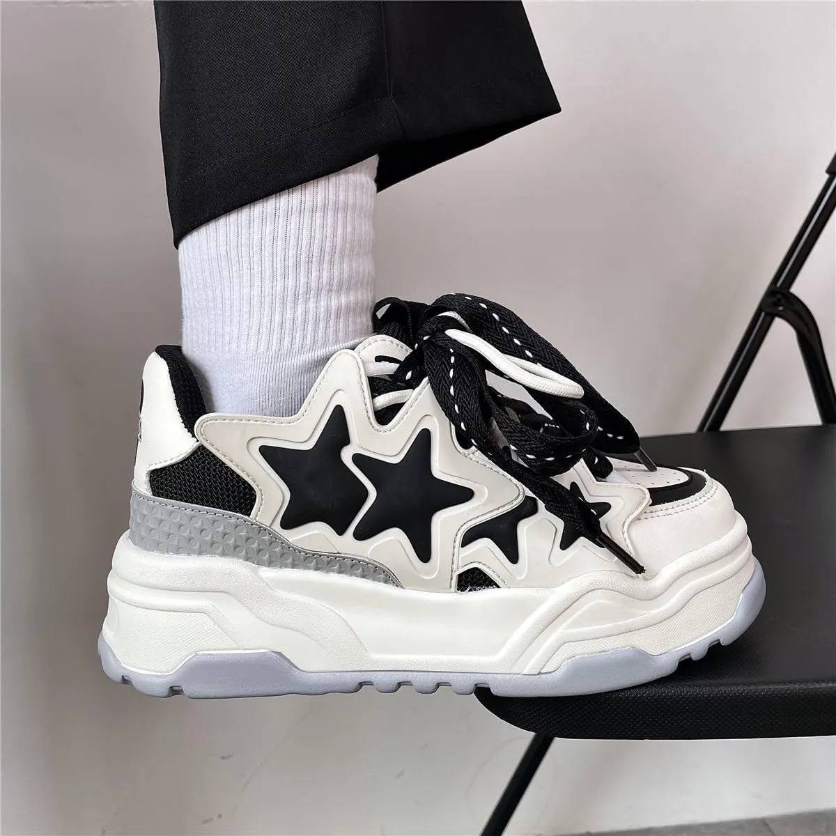 Star Shoes Walking Cute Sneakers for Women Thick Sole Y2K Shoes Walking Shoes Flat Platform Chunky Kawaii Style