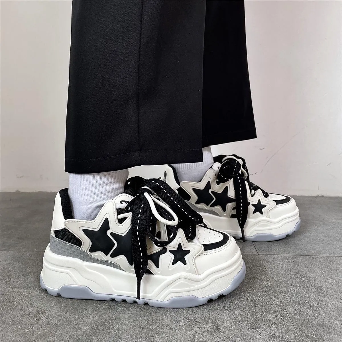 Star Shoes Walking Cute Sneakers for Women Thick Sole Y2K Shoes Walking Shoes Flat Platform Chunky Kawaii Style