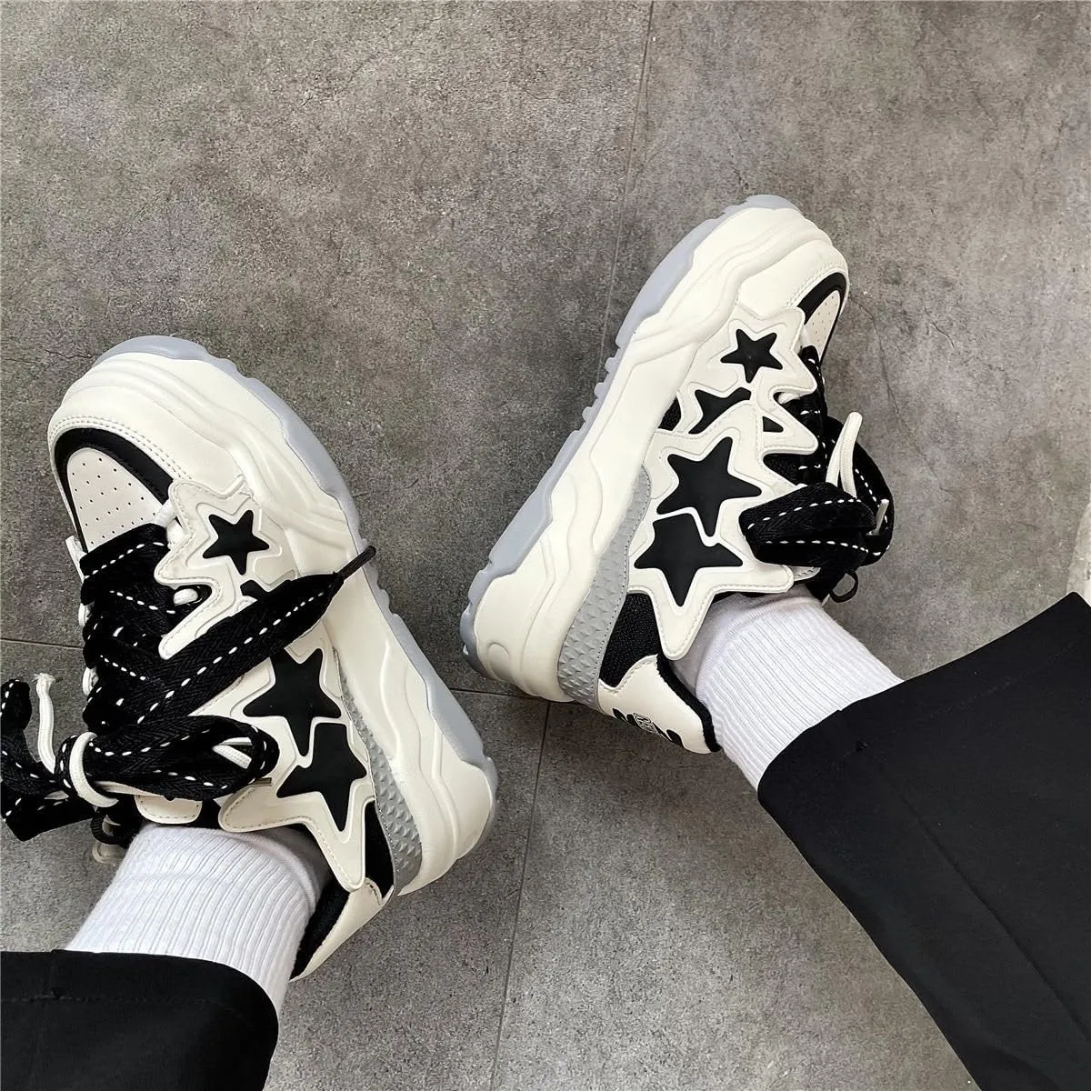 Star Shoes Walking Cute Sneakers for Women Thick Sole Y2K Shoes Walking Shoes Flat Platform Chunky Kawaii Style