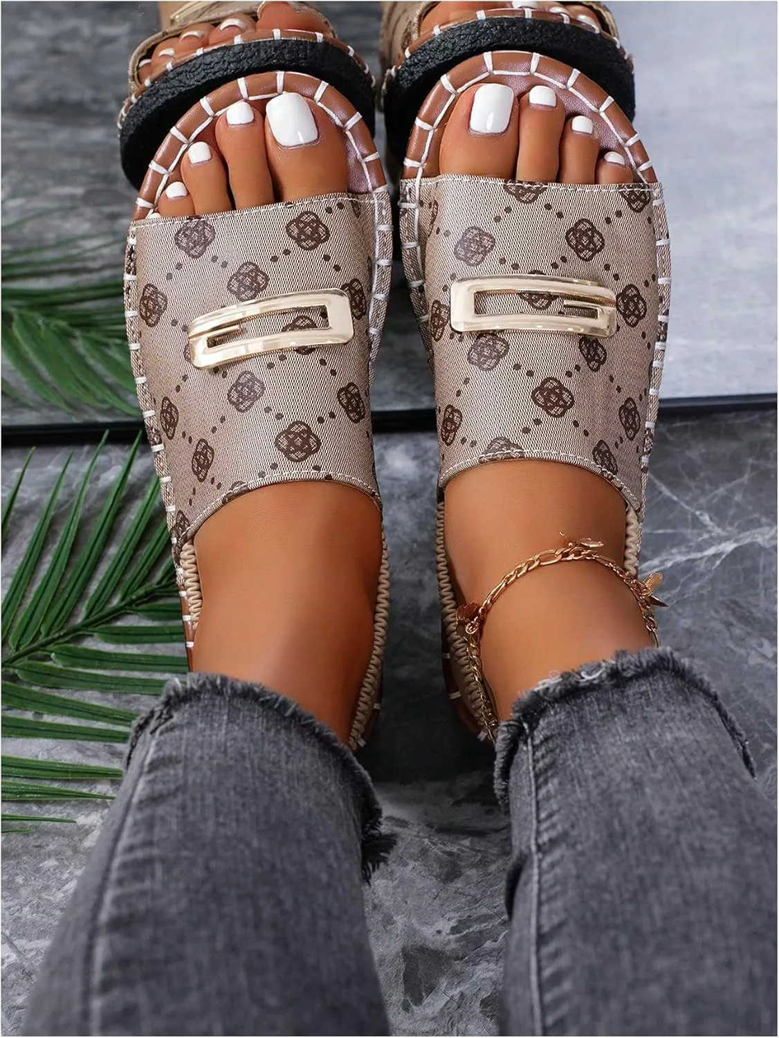 Verdusa Women's Wide Band Flat Sandals Buckle Open Toe Slip on Slippers