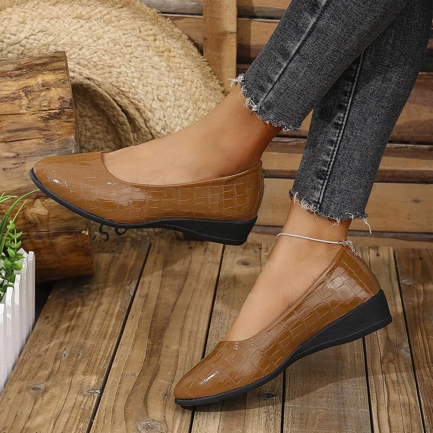Women's Leather Classic Wedge Moccasins Platform Wedge Walking Shoes Casual Comfortable Slip On Closed Toe Shoes